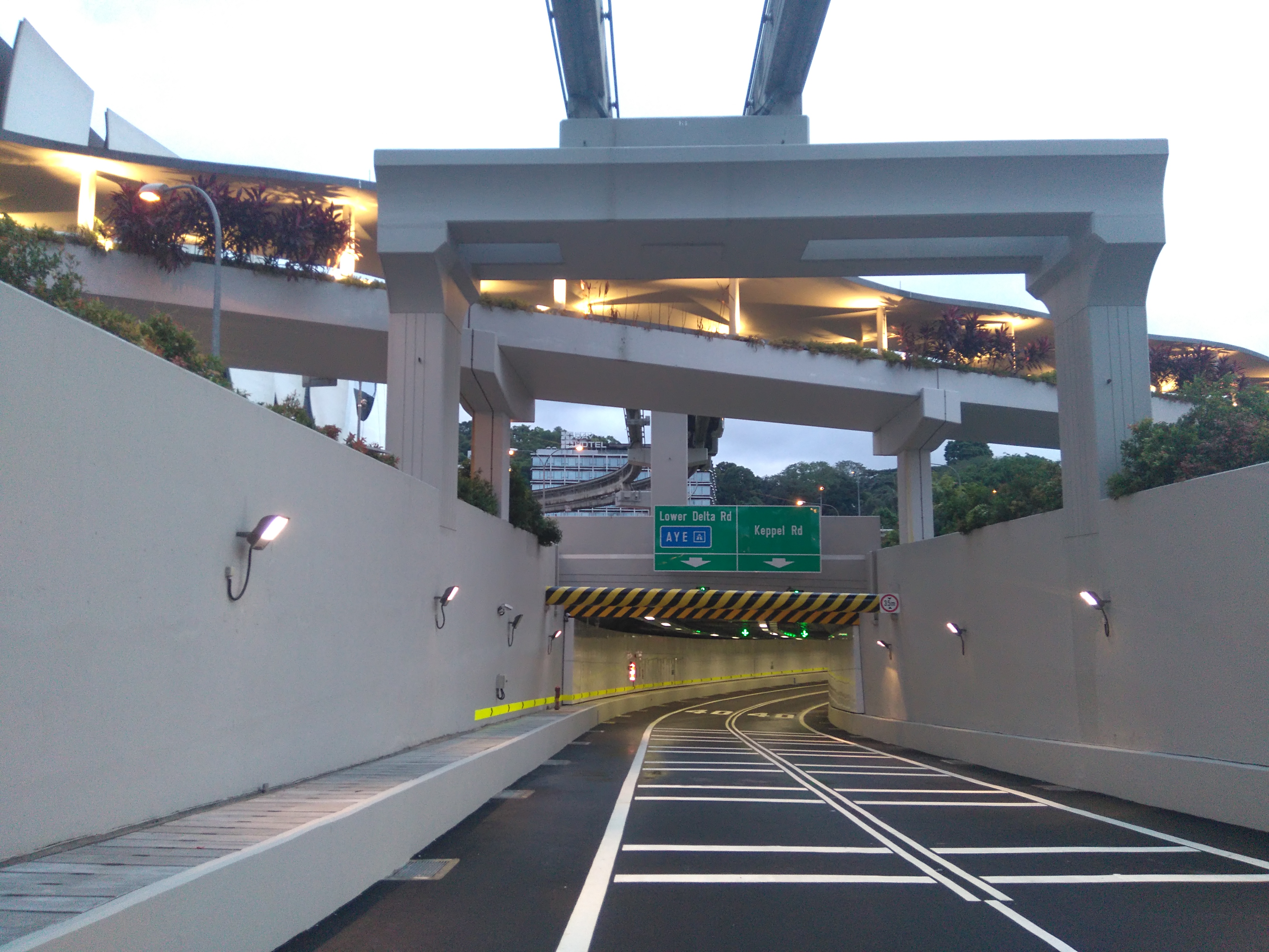 ER295 - Sentosa Tunnel along Sentosa Gateway